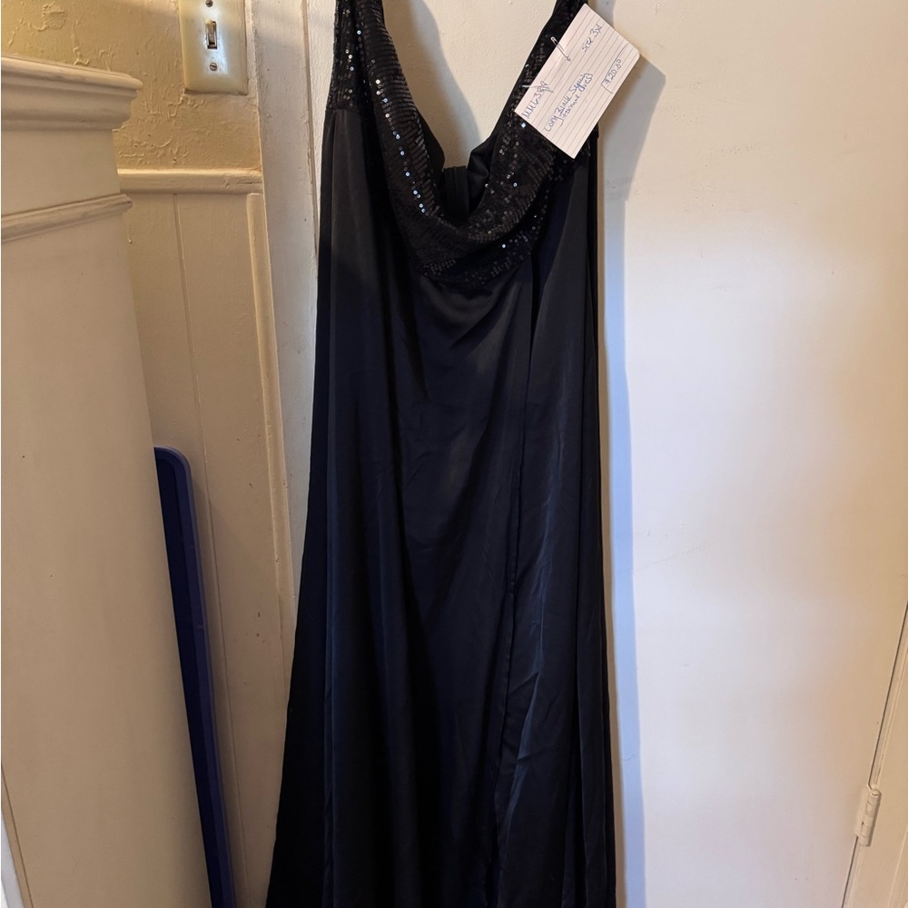 SHEIN Black Strapless Dress with Sequin Detail